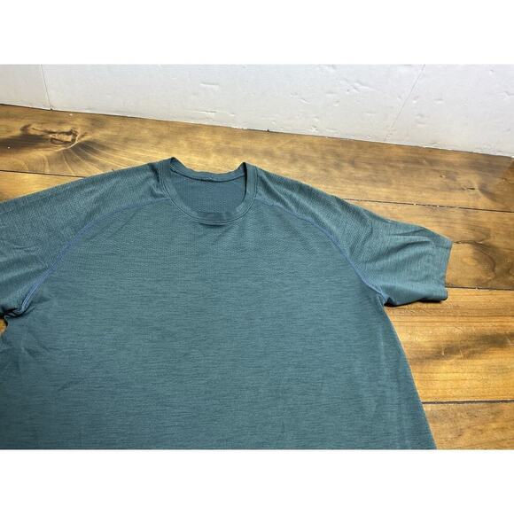 Lululemon Shirt Mens Medium Green Short Sleeve Metal Vent Tech Workout Gym - Picture 3 of 9